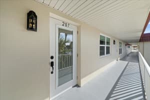 108 Spring Lake Ct, Vero Beach, FL 32962, Sold 03/28/24