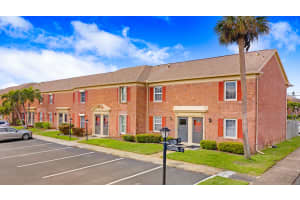 102 E Colonial Ct, Indian Harbour Beach, FL 32937, Sold 03/07/24
