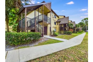 7820 Shadowood Dr, Melbourne, FL 32904, Sold 05/20/24