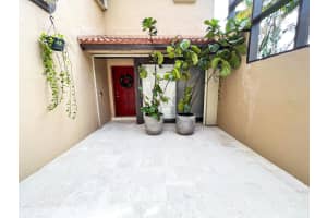 9822 Costa Del Sol Blvd, Doral, FL 33178, Sold 05/15/24