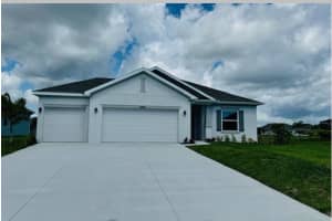 4639 Lago Vis Dr, Micco, FL 32976, Sold 12/20/24