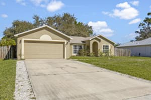 307 Mariners Gate Dr, Edgewater, FL 32141, Sold 05/01/24