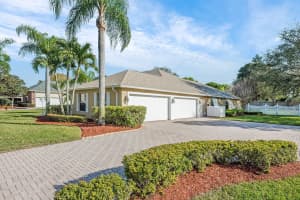 910 Maple Ridge Dr, Merritt Island, FL 32952, Sold 03/18/24