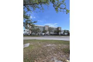 300 S Sykes Creek Pkwy, Merritt Island, FL 32952, Sold 04/15/24