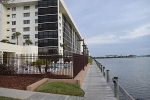 300 S Sykes Creek Pkwy, Merritt Island, FL 32952, Sold 04/15/24