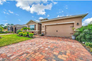 2447 Crowned Eagle Cir SW, Vero Beach, FL 32968, Sold 04/11/24