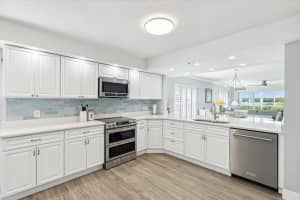 660 S Brevard Ave, Cocoa Beach, FL 32931, Sold 04/23/24