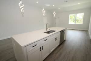 520 S Peninsula Ave, New Smyrna Beach, FL 32169, Sold 04/12/24