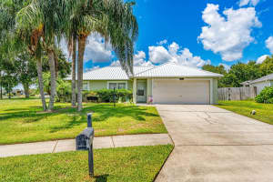241 Mcclain Dr, Melbourne, FL 32904, Sold 08/27/24
