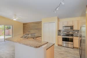 37 Kingfisher Ln, Edgewater, FL 32141, Sold 09/30/24