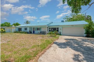 416 4th Street, Cocoa Beach, FL 32931 - MLS#1014235