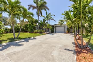 5900 Kendrew Dr, Port Orange, FL 32127, Sold 09/17/24