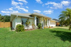 899 Hunters Creek Dr, Melbourne, FL 32904, Sold 03/25/25