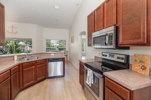 128 White Heron Dr, Daytona Beach, FL 32119, Sold 07/12/24