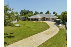2490 S Courtenay Pkwy, Merritt Island, FL 32952, Sold 09/06/24