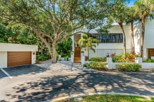 278 Aquarina Boulevard, Melbourne Beach, FL 32951 Sold 05/01/25