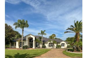 889 Oak Park Dr, Melbourne, FL 32940, Sold 10/15/24