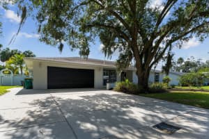300 Mariners Gate Dr, Edgewater, FL 32141, Sold 11/25/24