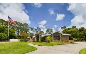 576 Lake Ashley Cir, Melbourne, FL 32904, Sold 09/16/24