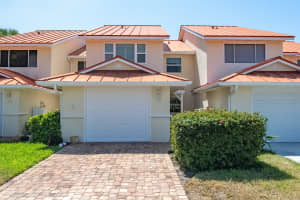 105 Handley St, New Smyrna Beach, FL 32168, Sold 11/14/24