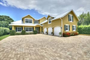 580 Cross Creek Cir, Sebastian, FL 32958, Sold 08/08/24