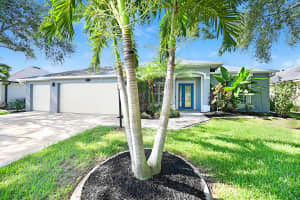 2523 Woodfield Cir, Melbourne, FL 32904, Sold 08/30/24