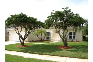 693 Linville Falls Dr, Melbourne, FL 32904, Sold 09/18/24