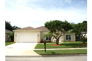 693 Linville Falls Dr, Melbourne, FL 32904, Sold 09/18/24