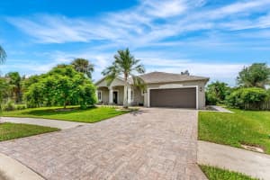 276 Black Lake Rd, Osteen, FL 32764, Sold 10/31/24