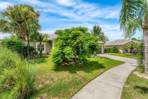 276 Black Lake Rd, Osteen, FL 32764, Sold 10/31/24