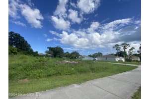 219 2 Oaks Dr, Edgewater, FL 32141, Sold 12/16/24