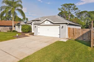 162 N Gaines St, Oak Hill, FL 32759, Sold 11/08/24