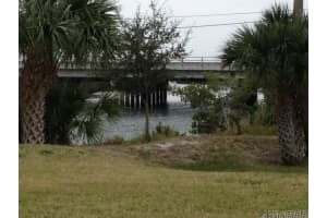 424 Bouchelle Dr APT 102, New Smyrna Beach, FL 32169, Sold 09/30/24