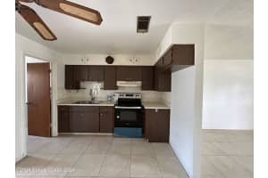 541 S Peninsula Ave B4, New Smyrna Beach, FL 32169, Sold 10/28/24