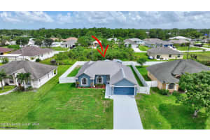 27 Sea Haven Dr, Port Orange, FL 32127, Sold 10/31/24