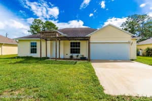 8256 104th Court, Vero Beach, FL 32967 Sold 05/23/25