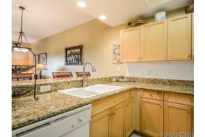 637 Espanola Way, Melbourne, FL 32901 - MLS#1026933
