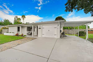 881 Damask St NE, Palm Bay, FL 32905, Sold 01/16/25