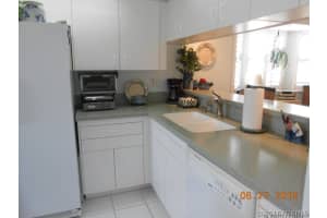 451 Bouchelle Dr APT 301, New Smyrna Beach, FL 32169, Sold 12/19/24