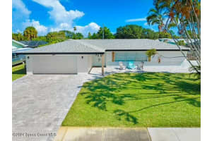390 Sherwood Avenue, Satellite Beach, FL 32937 Sold 06/02/25