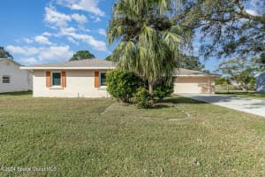 1344 Cedar Cir, Daytona Beach, FL 32117, Sold 01/17/25