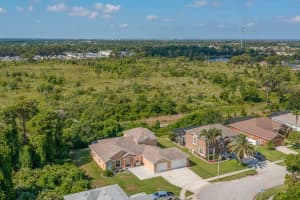 318 Castlewood Ln, Rockledge, FL 32955, Sold 05/05/25