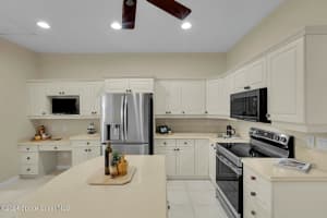 809 11th Ave, New Smyrna Beach, FL 32169, Sold 04/03/25