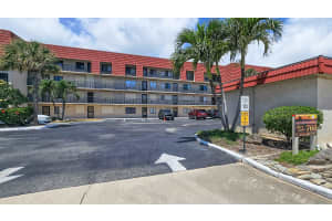 760 S Brevard Ave, Cocoa Beach, FL 32931, Sold 03/31/25