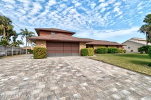 298 Arrowhead Lane, Melbourne Beach, FL 32951 - MLS#1033993