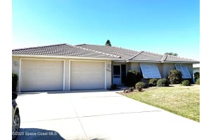 370 Lakeview Drive, Melbourne Beach, FL 32951 Sold 06/27/25