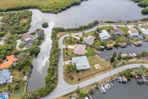 370 Lakeview Drive, Melbourne Beach, FL 32951 Sold 06/27/25