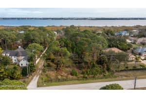 2146 S Courtenay Parkway, Merritt Island, Fl 32952 Sold 03/21/25