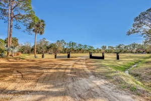 13525 111th Street, Fellsmere, FL 32948 Sold 04/24/25