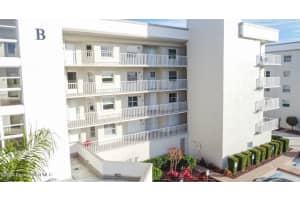 8700 Ridgewood Avenue, Cape Canaveral, FL 32920 Sold 06/17/25